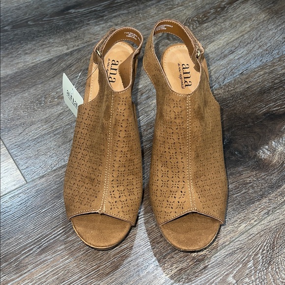 NWT A.N.A Women’s Malik Wedge Sandal Shoes 🌻 - Picture 4 of 10